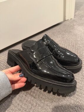 AEROSOLES Black Patent Leather Slip-On Loafers